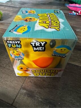 Crazy fun yellow duck squishy